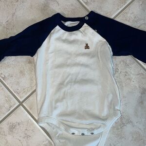 Baby gap, long sleeve baseball shirt